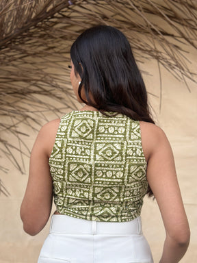 Women V neck Green Printed Crop Top